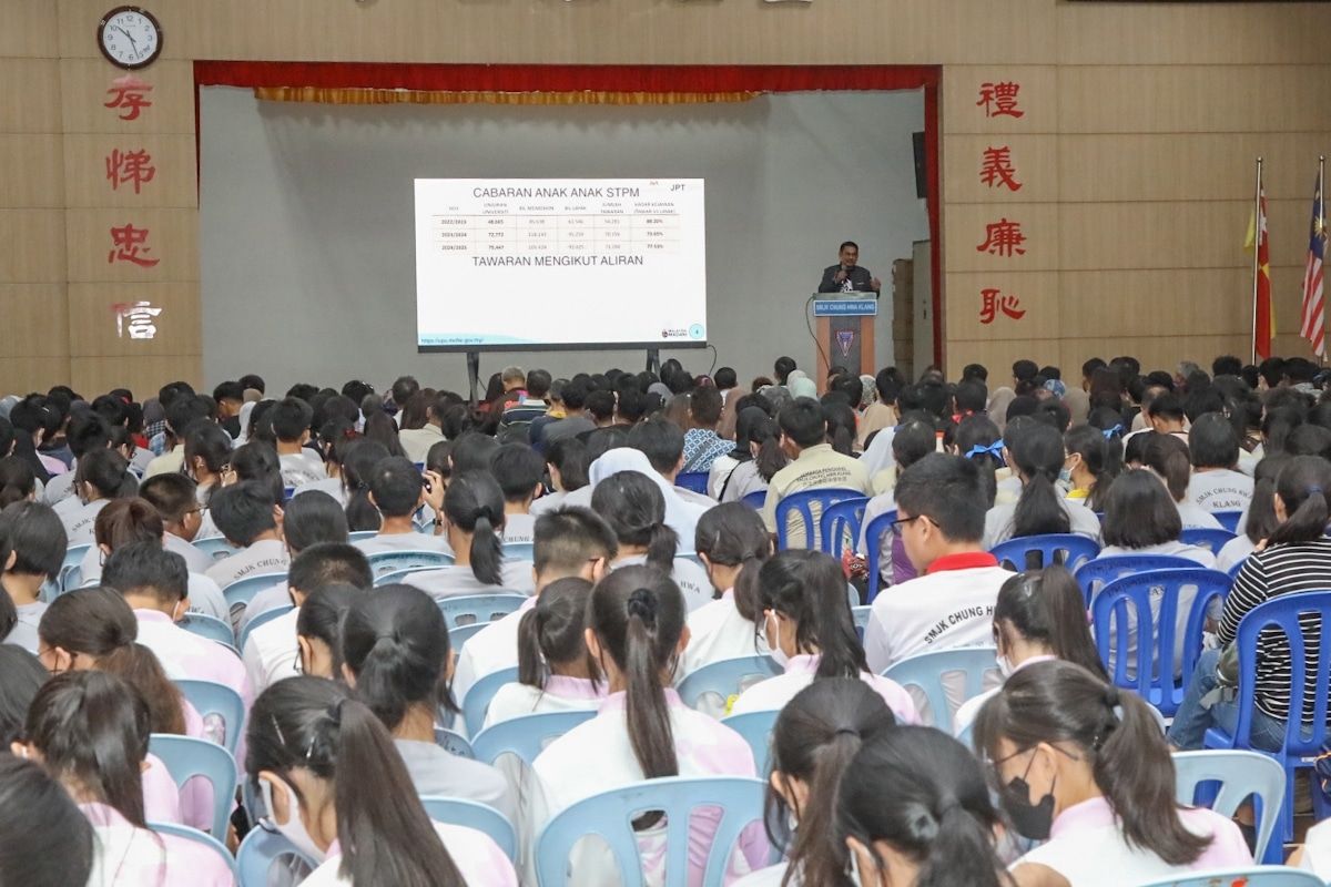 首场国立大学升学说明会点起明灯 指导学生计分增条件报读属意科