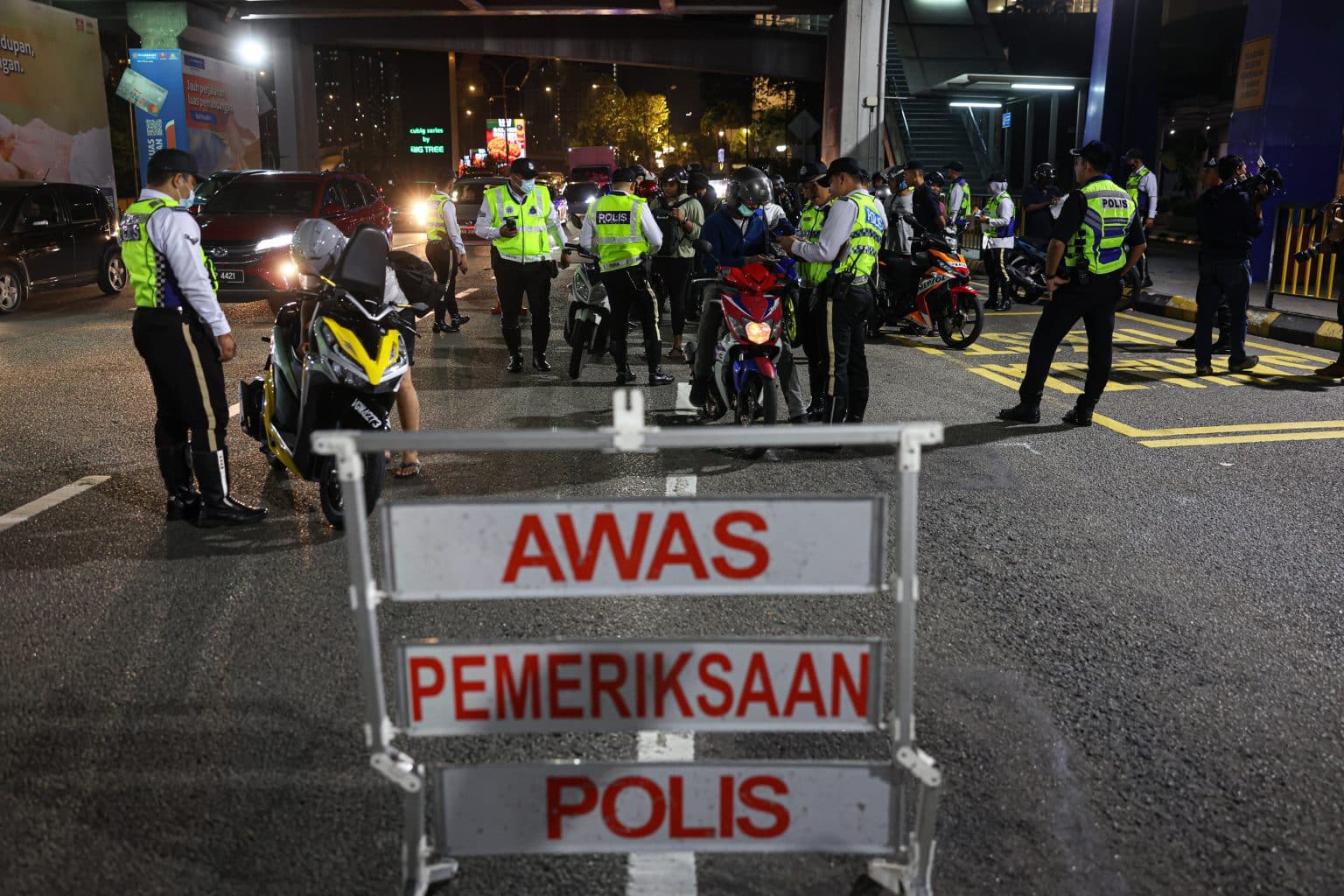 Tingkat kawalan trafik, 363 anggota polis bertugas sempena Tahun Baharu Cina
