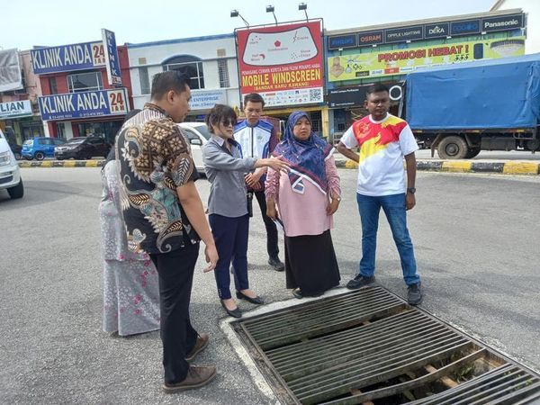 万挠城市2路下沉 士拉央市会封路修复