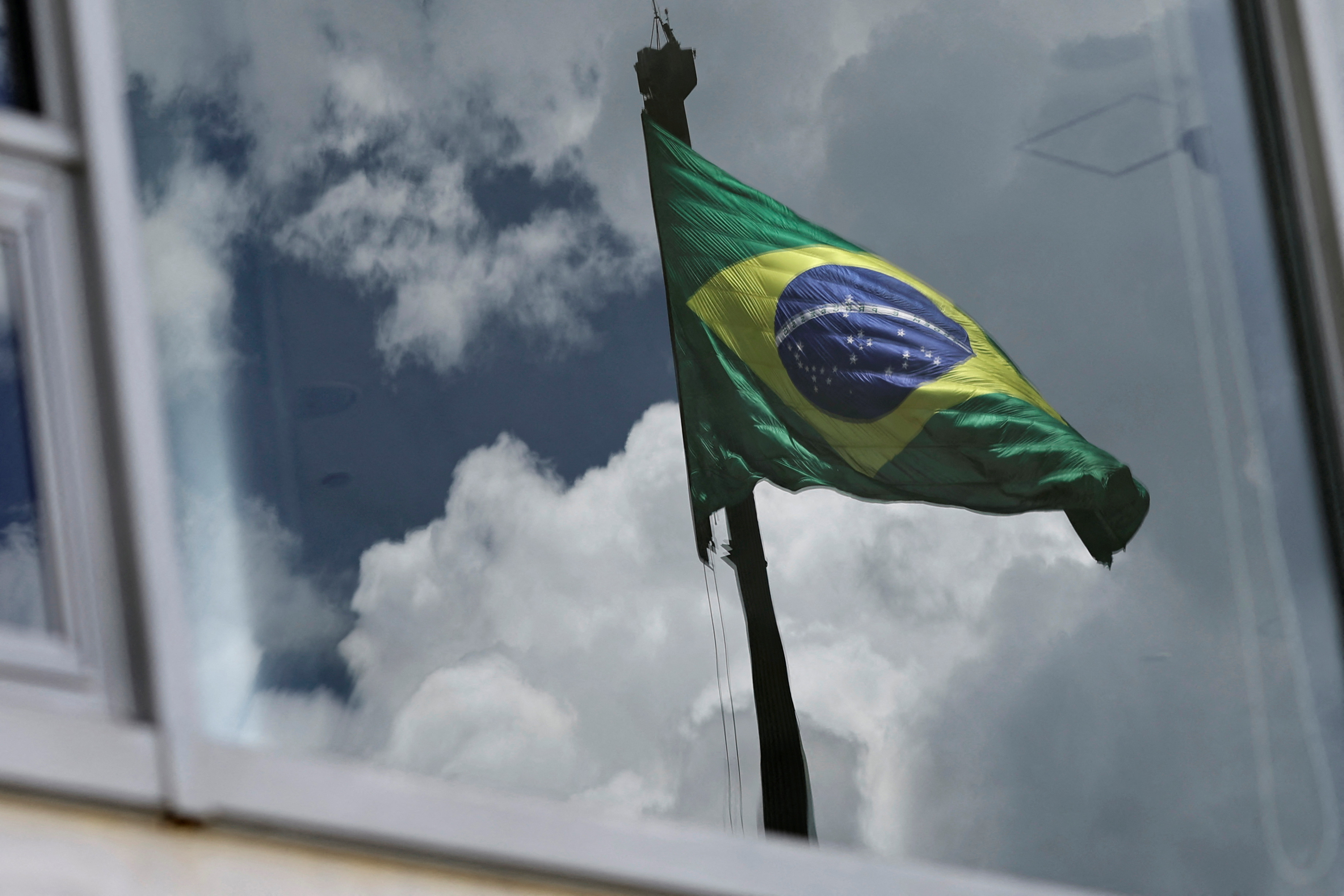 Thousands of Brazilians rally to protest against blocking X