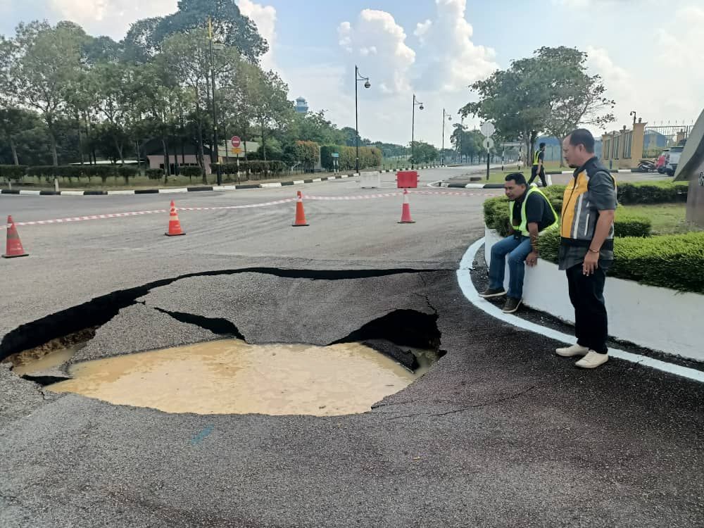 KLIA附近路段下陷惊现巨洞  道路使用者受促提高警惕