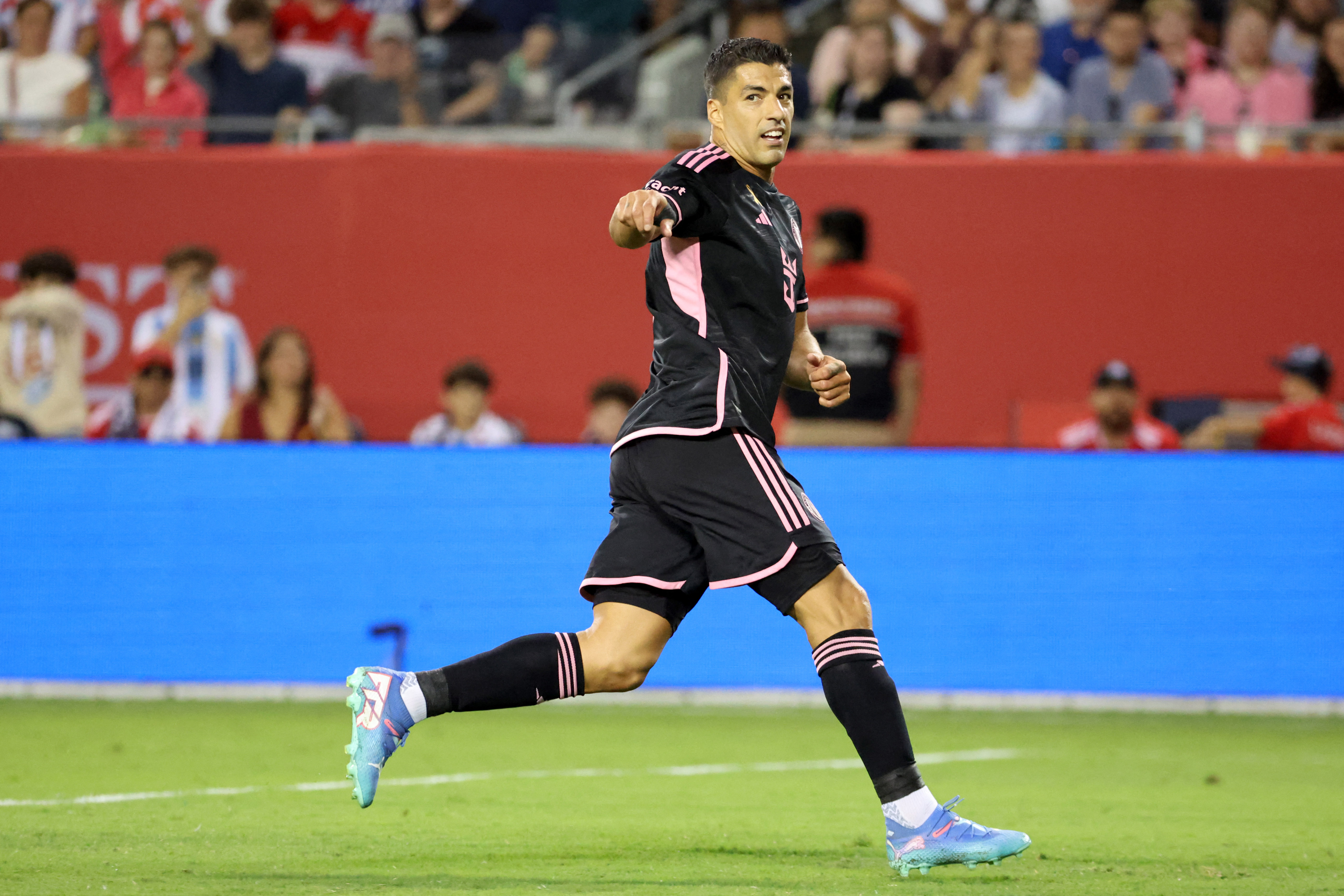 Uruguay’s all-time top scorer Suarez retires from international football