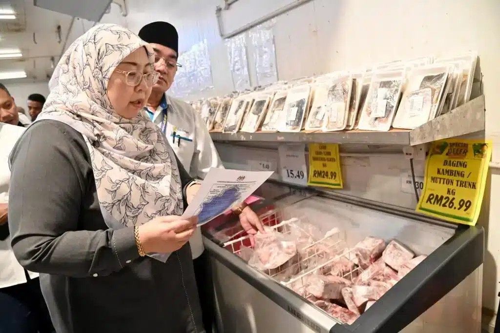 தீபாவளி விலை உச்சவரம்பு திட்டத்தின் கீழ் 942 வர்த்தக மையங்களில் அமைச்சு அதிரடிச் சோதனை