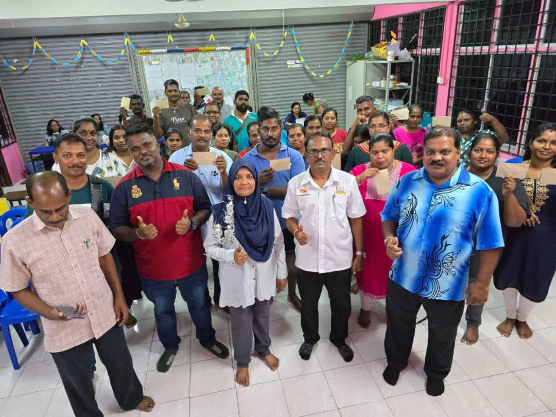 துவான் மீ தமிழ்ப்பள்ளி மாணவர்களுக்கான பள்ளி பேருந்து கட்டண மானியம் வழங்கும் நிகழ்வு