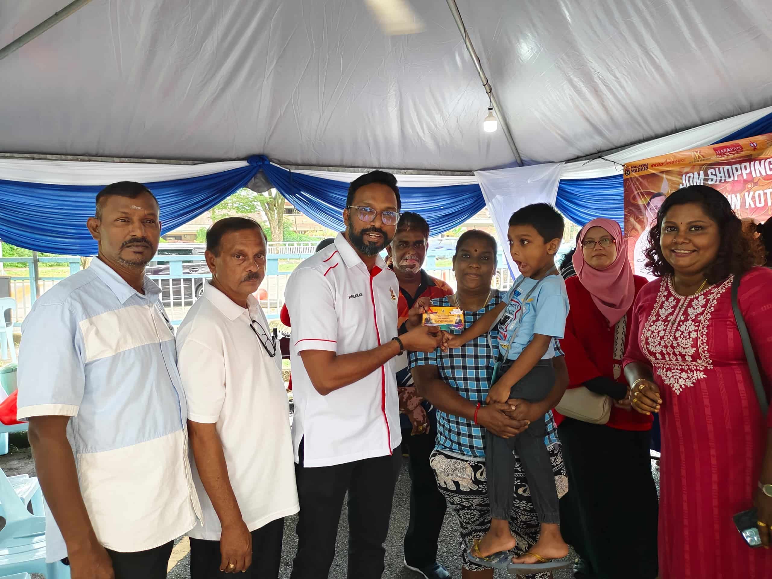 வசதி குறைந்தவர்களின் சுமையைக் குறைப்பதில் தீபாவளி பற்றுச்சீட்டு திட்டம் உதவும்- பிரகாஷ் நம்பிக்கை