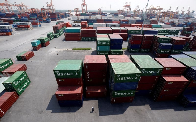 Vietnam third quarter GDP grows 7.4 pct on robust exports, industrial production
