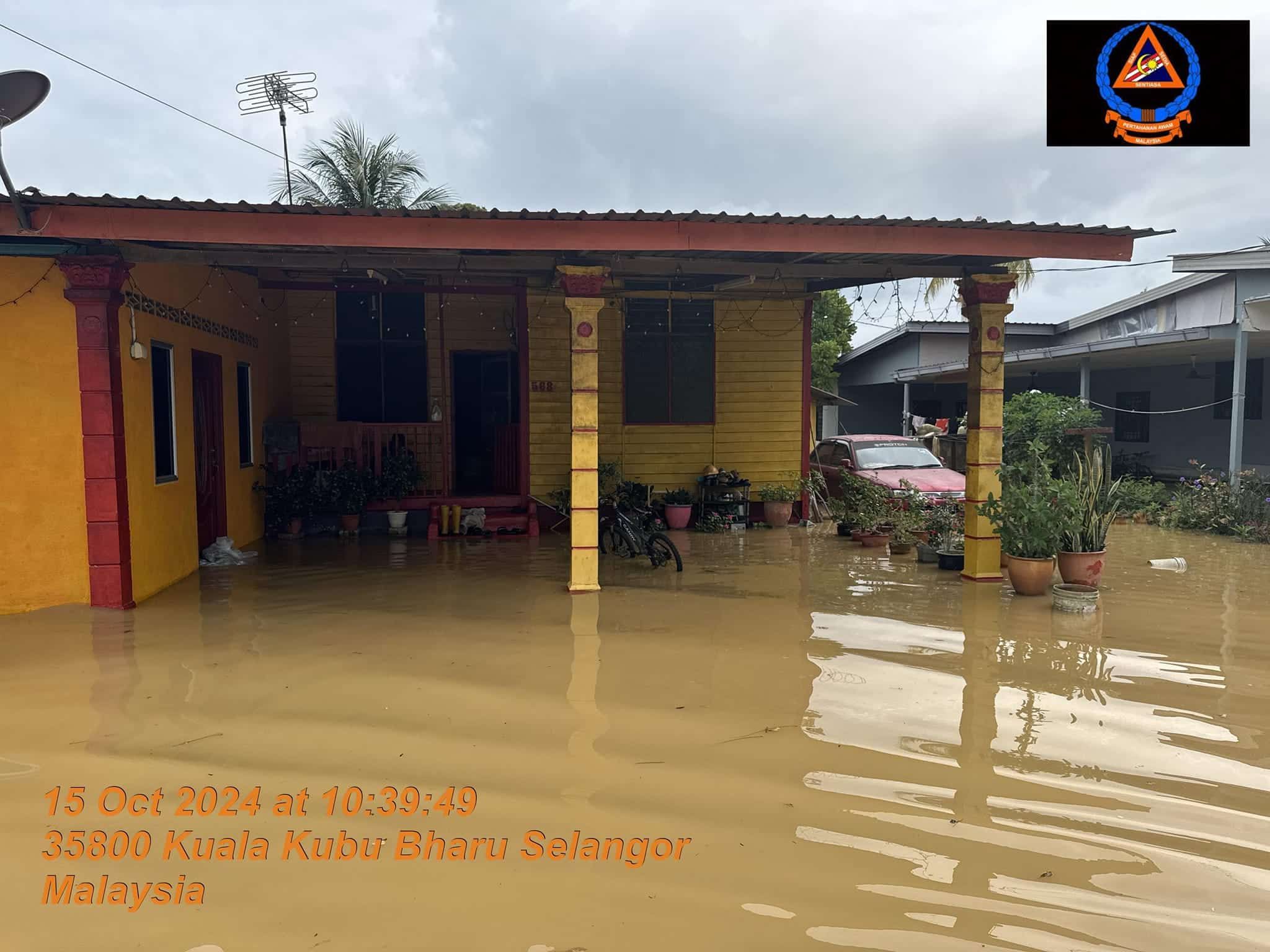 乌雪和乌冷沦陷成泽国  3疏散中心开启收容灾黎