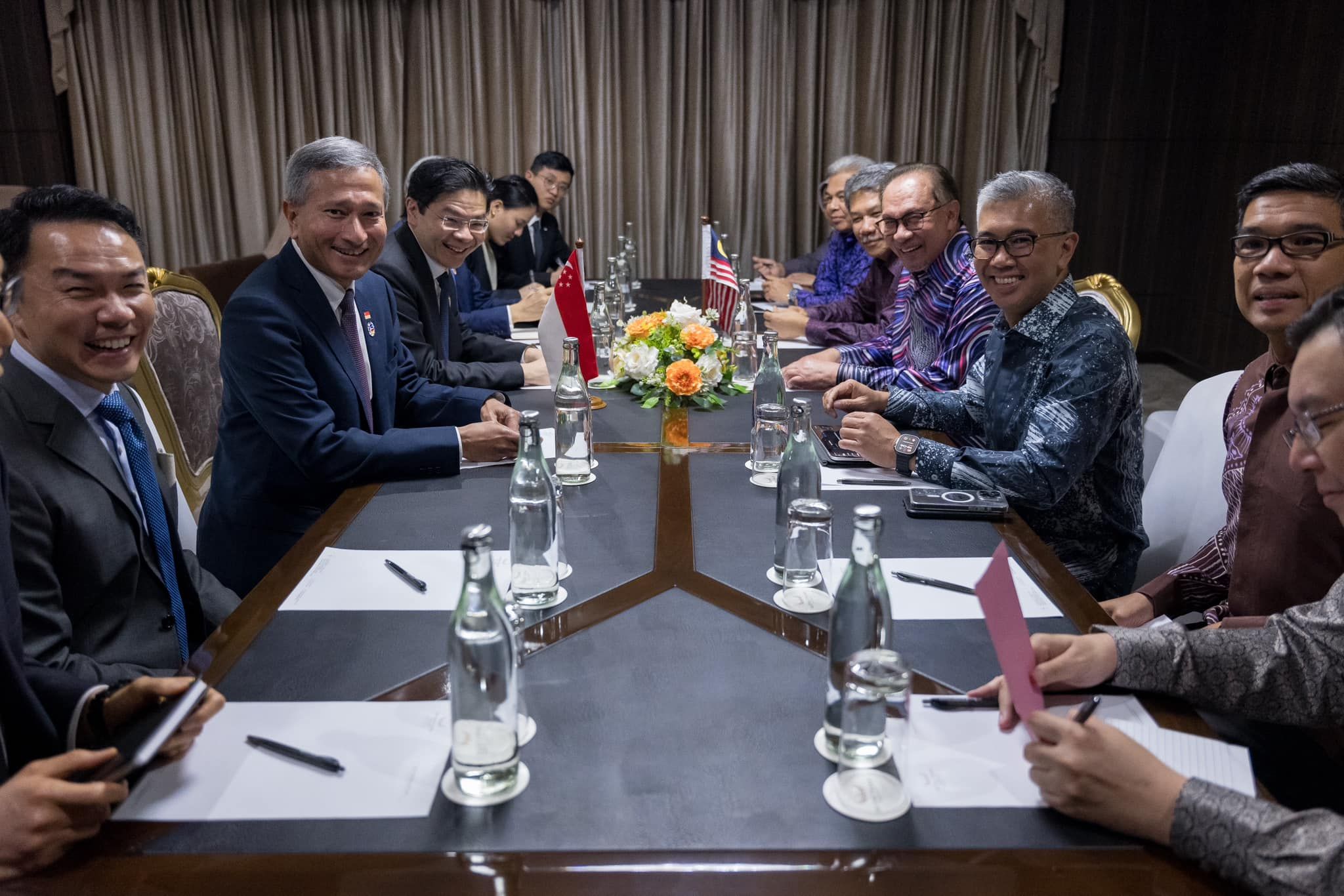 东盟峰会次日：安华续晤区域对话伙伴