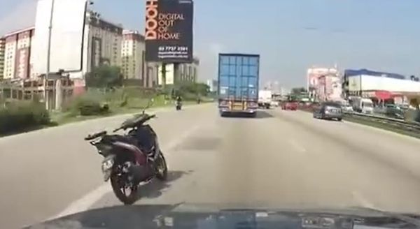 无骑士摩托“幽灵”行驶?