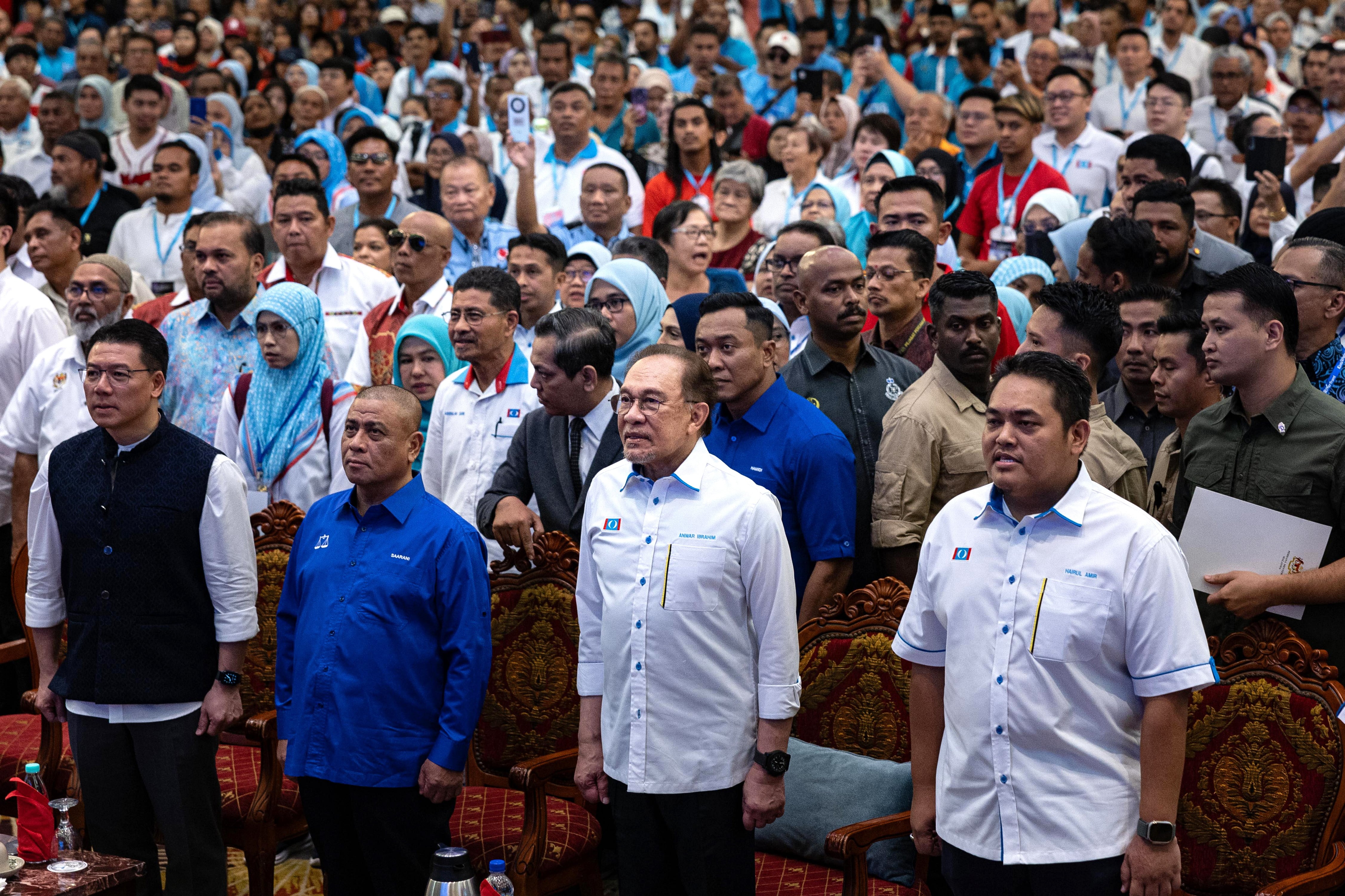 Anwar: Pemilihan KEADILAN disegerakan, buka ruang kerjasama pemimpin muda, lama