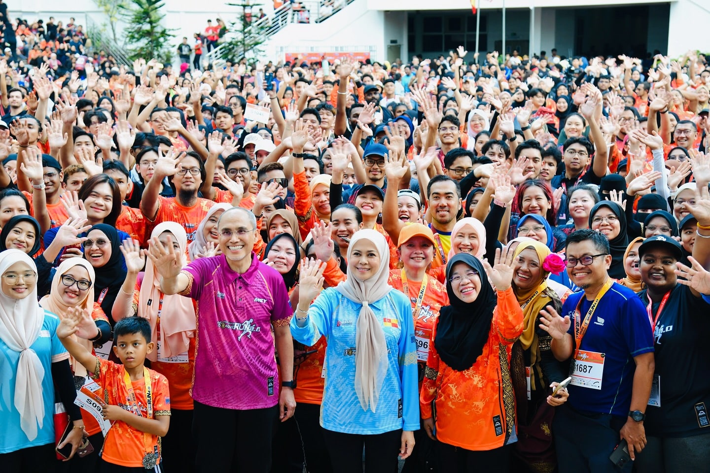 Tengku Permaisuri berkenan sempurnakan pelepasan peserta larian songket 4.0