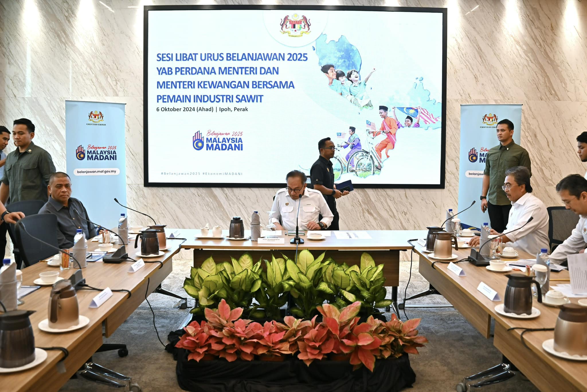 Kerajaan komited perkasa industri sawit, tingkat kadar pengeluaran