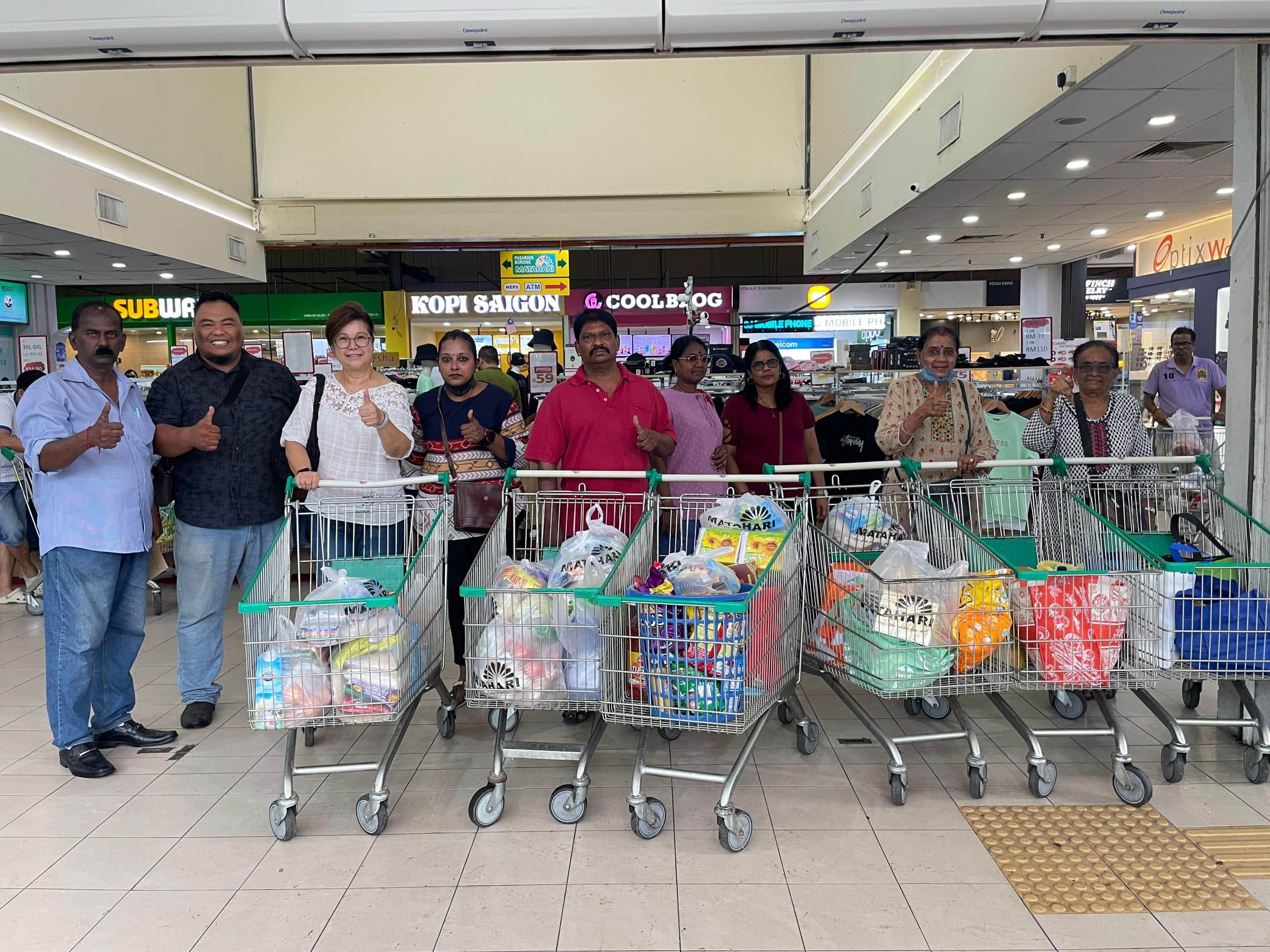 புக்கிட் காசிங் தொகுதியில் 400 பேருக்கு தீபாவளி பற்றுச் சீட்டுகள் விநியோகம்- அரசின் உதவிக்கு பொதுமக்கள் நன்றி