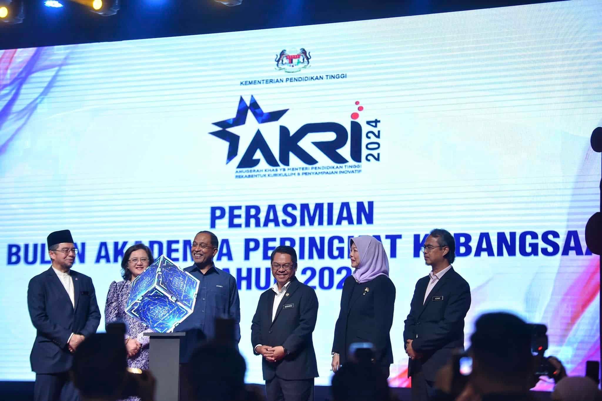 【全球控股案】暂无讲师与大专生涉案  高教部长：待报告出炉跟进处理