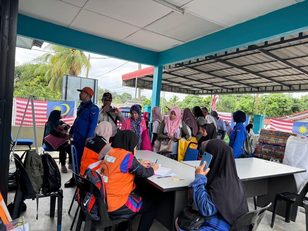 118 penduduk Kampung Sri Kledang dipindahkan ke dua PPS