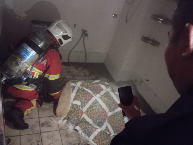 Wanita maut, dua individu cedera unit pangsapuri terbakar