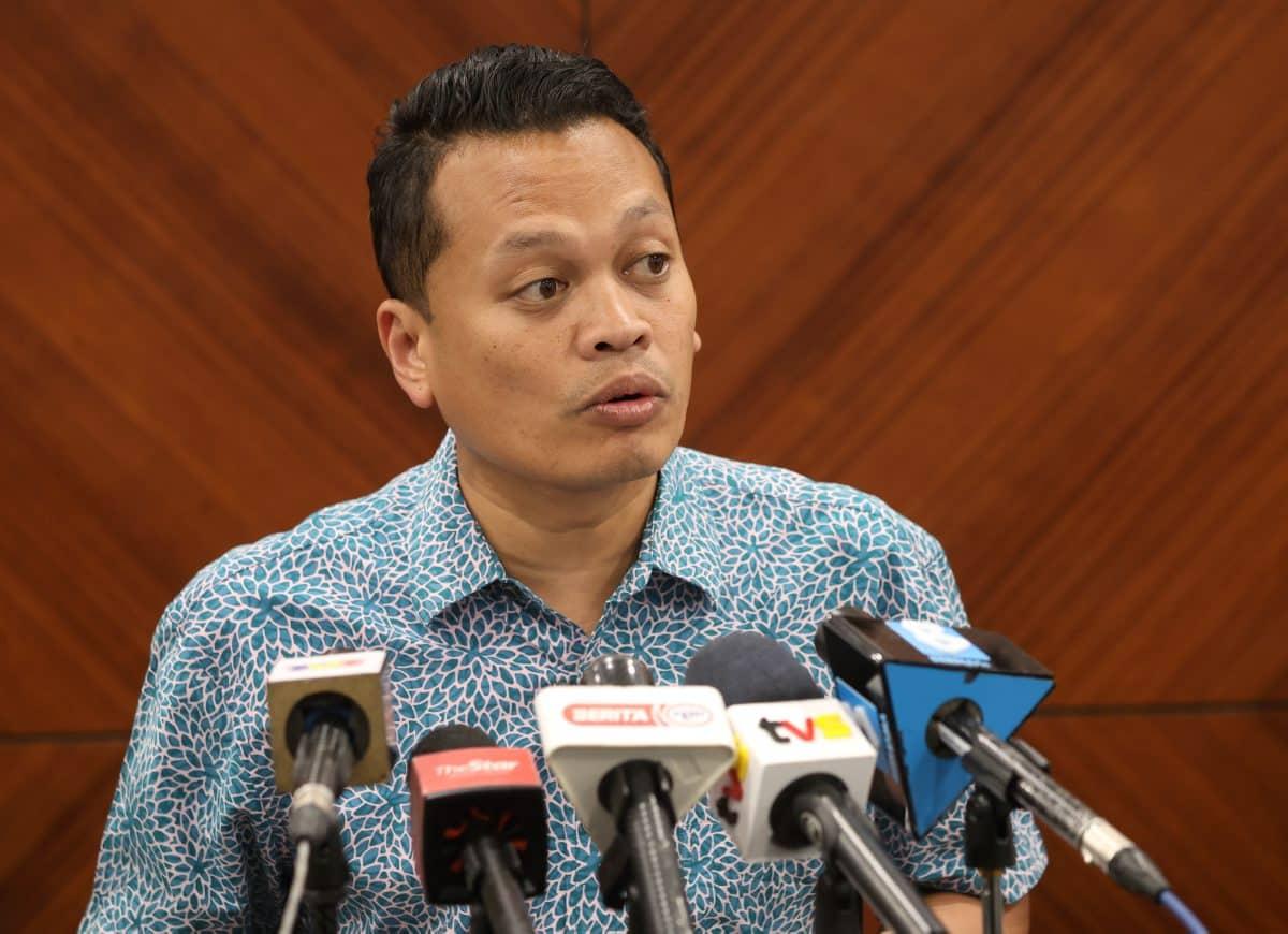 Nik Nazmi steps down from Cabinet to focus on serving Setiawangsa