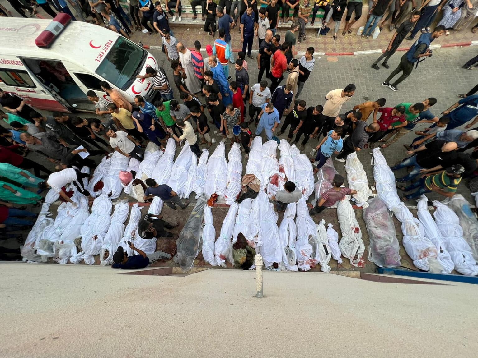 Pasukan pertahanan awam Palestin keluarkan 61 mayat di pekarangan Hospital Shifa, Gaza