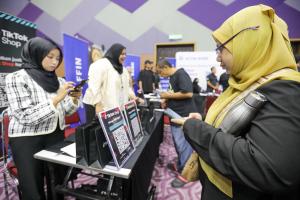 TikTok jalan baharu cari rezeki, peniaga untung lima angka sebulan