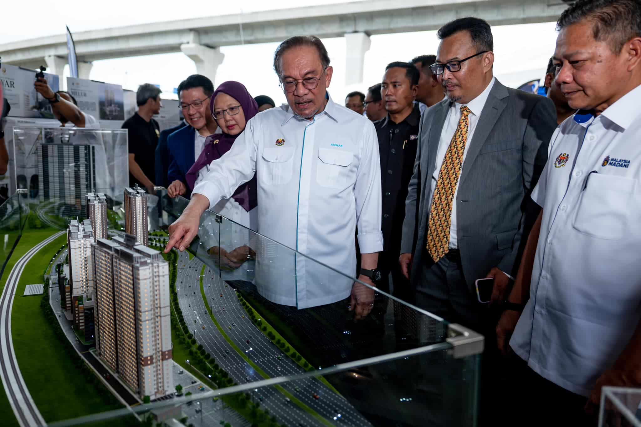 PM: Corruption will cause government's downfall, instead of not helping people