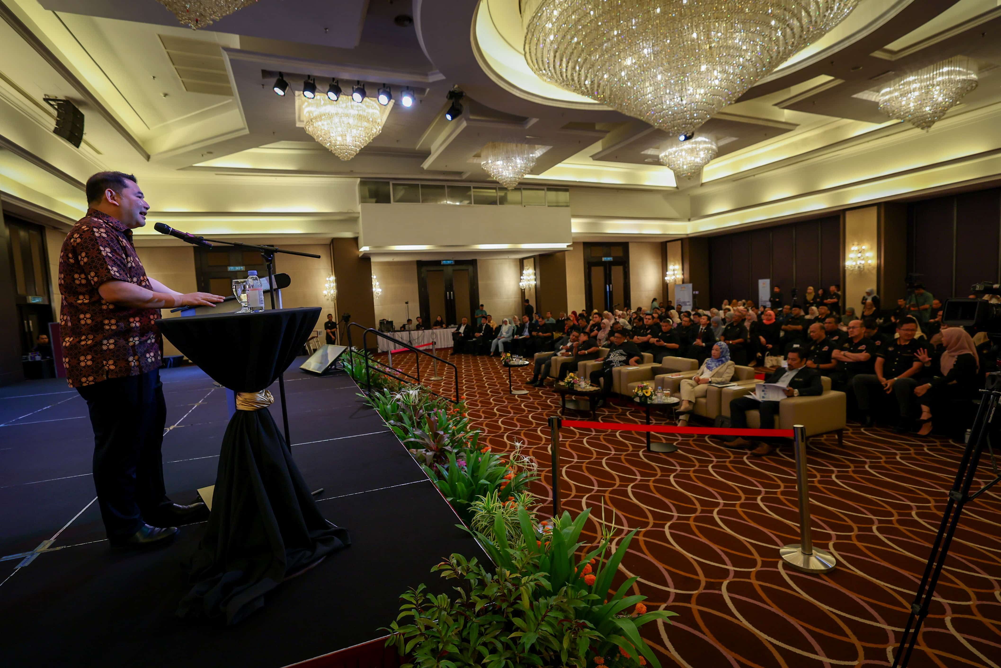 两部门研究T15高收入群定义 拉菲兹：一个月内呈内阁通过