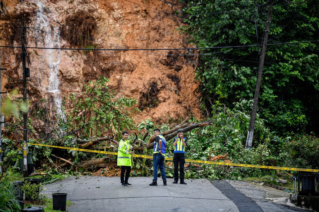 Works Ministry orders full probe into Taman Melawati landslide