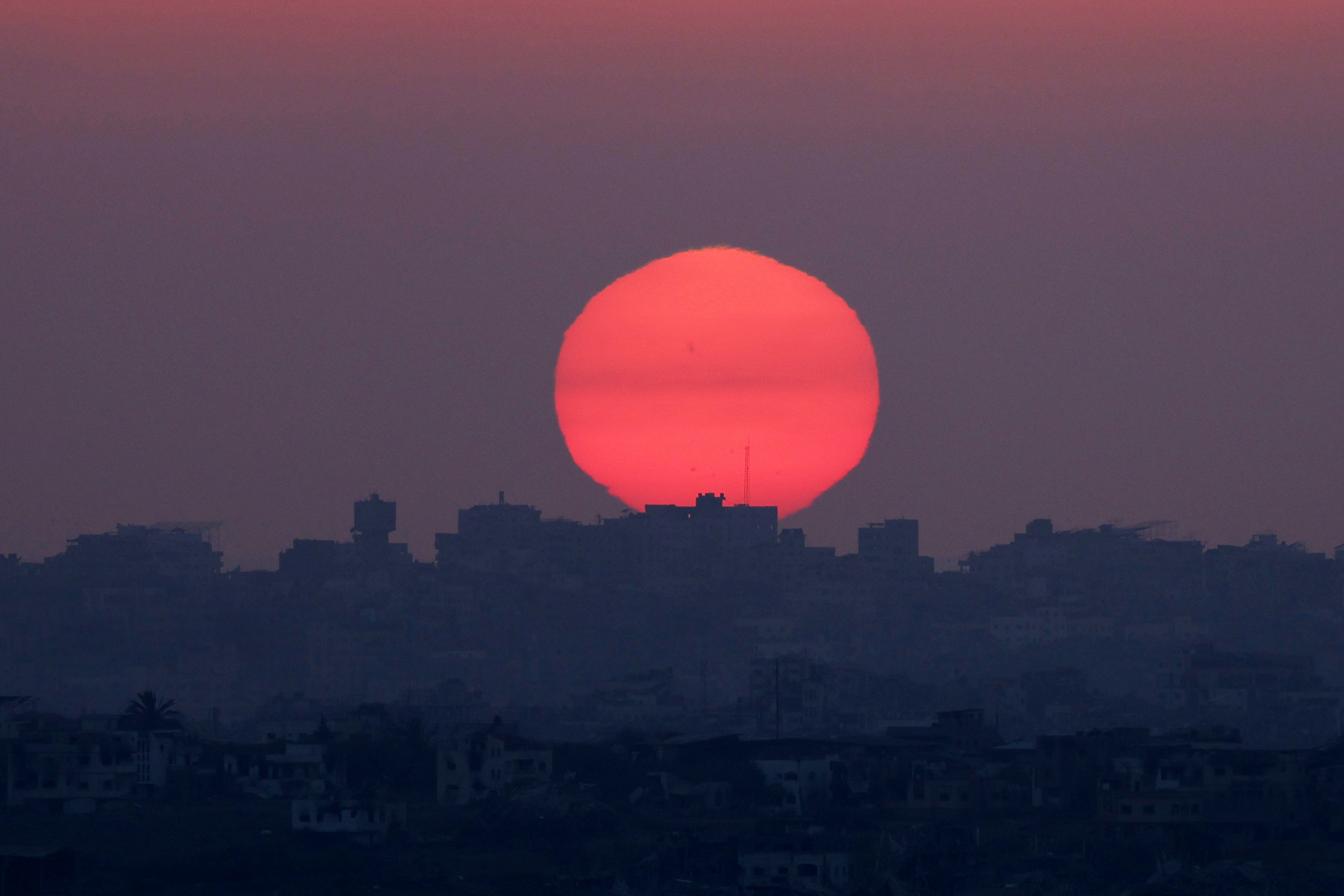 Hamas, Fatah leaders to hold Palestinian unity talks in Cairo