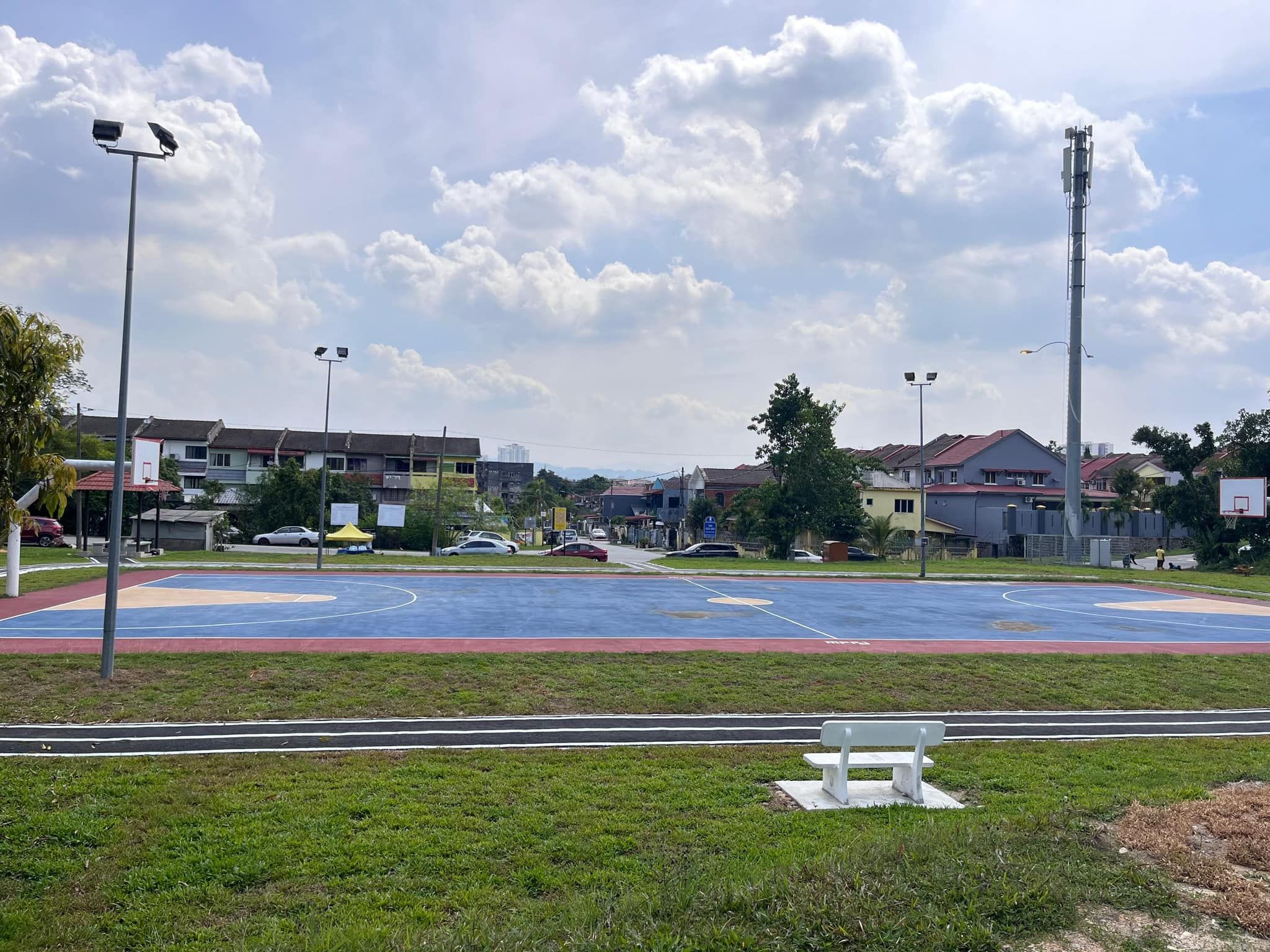 加影市会拨4万提升基设  太阳园草场新面貌迎人