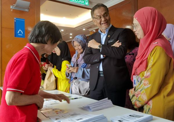 推乐龄健康与痴呆症计划 卫生部倡导健康老龄化