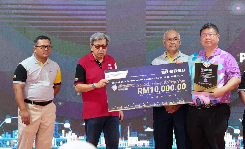 MBPJ, MPHS dinobat bandar paling mampan, MPAJ raih bandar paling bahagia