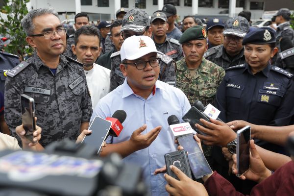 雪大臣冀明年全国财案增更多拨款 加强州防洪.物流.电气电子领域