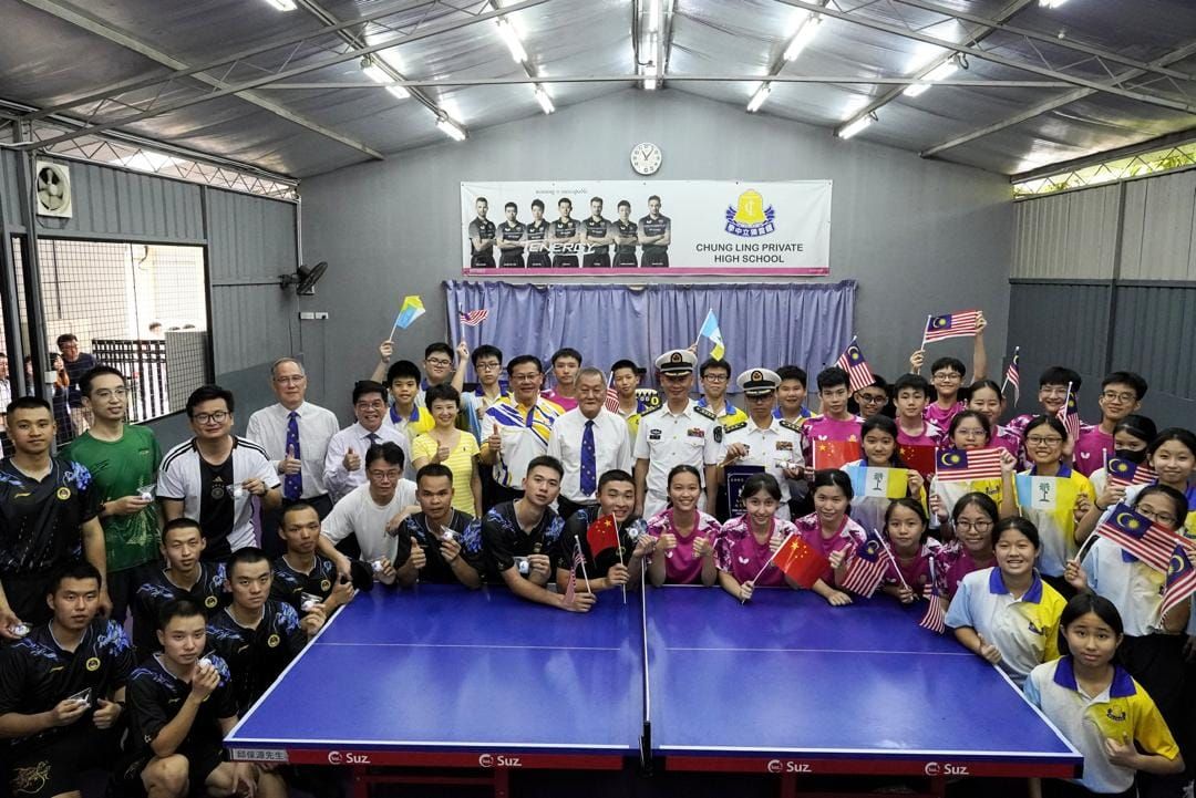 中国舰停槟城及拜访独中显马中友好 黄汉伟：刘华才有出席国盟自相矛盾