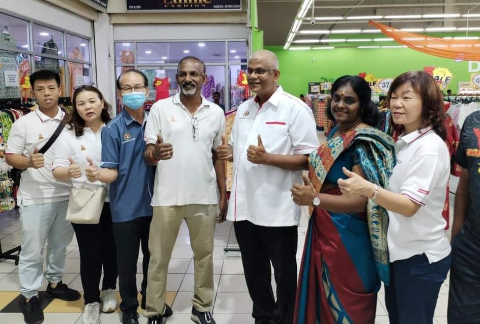 பண்டமாரான், போர்ட் கிள்ளான் தொகுதிகளில் 950 பேருக்கு தீபாவளி பற்றுச் சீட்டுகள் விநியோகம்