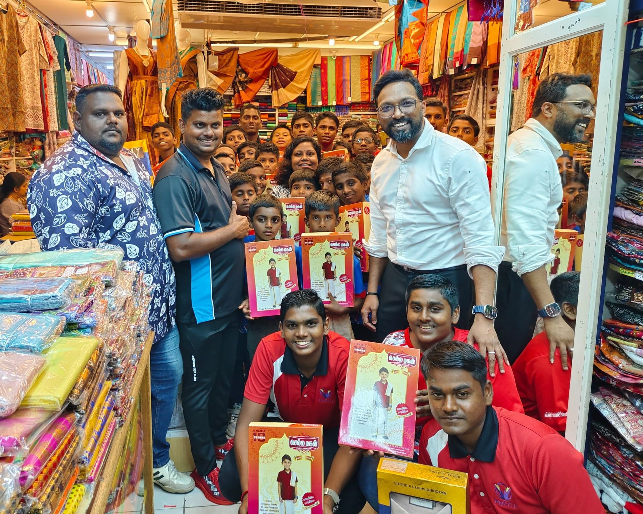 மைகீத்தா, குருகுல மாணவர்களுக்கு தீபாவளி புத்தாடைகள் - சட்டமன்ற உறுப்பினர் பிரகாஷ் வழங்கினார்