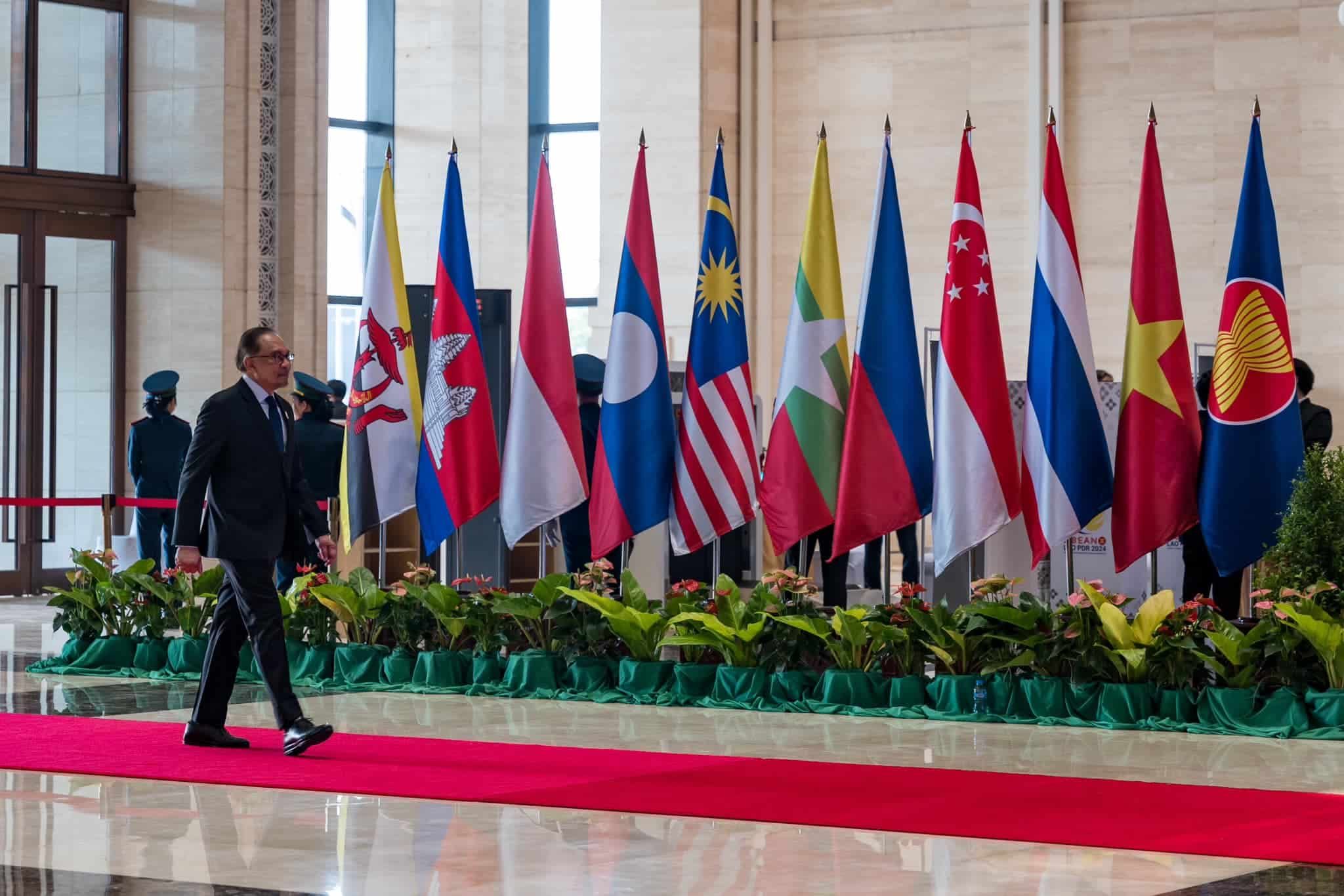 Malaysia urges Asean member states to reject overtures that cause division
