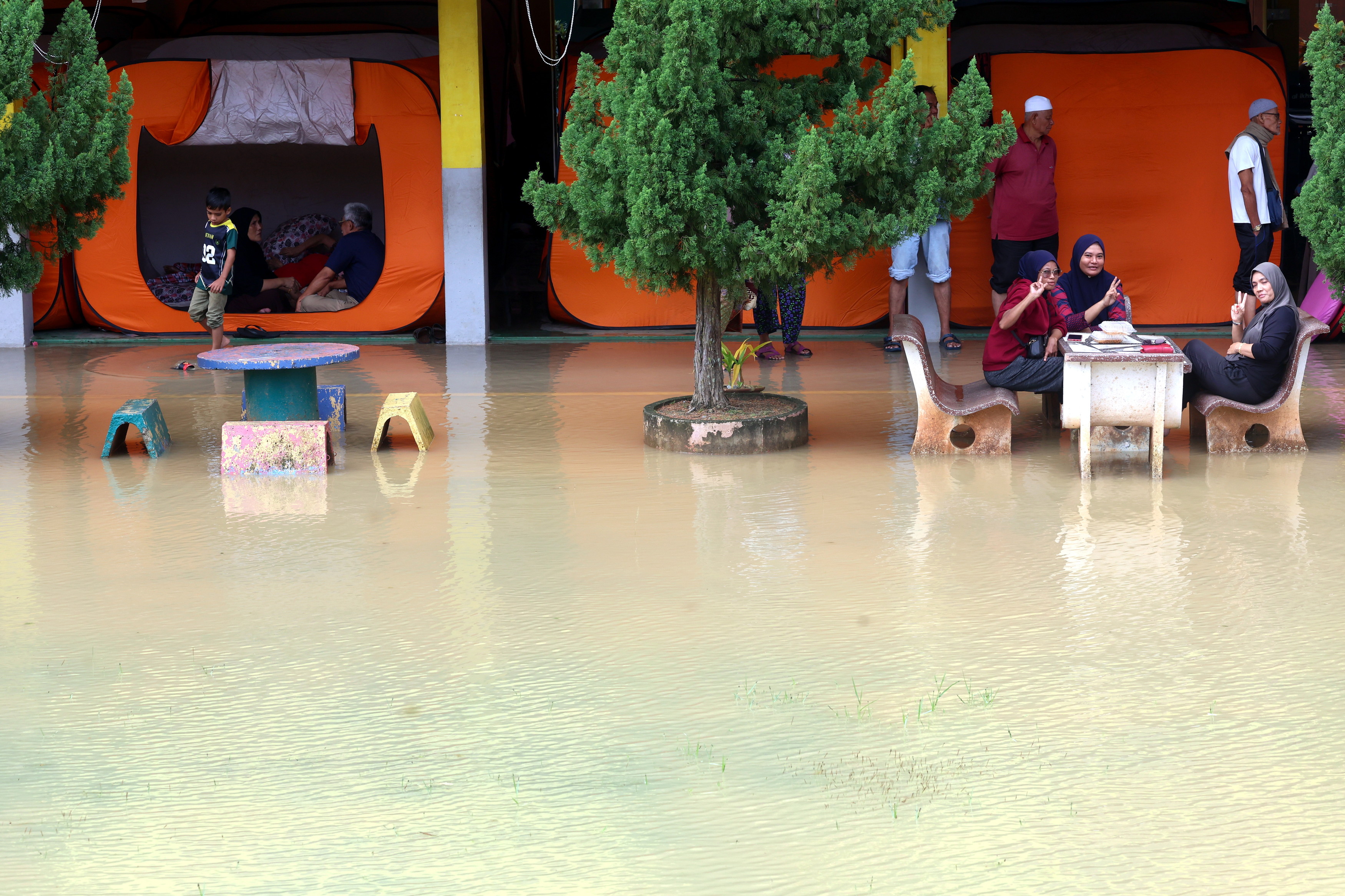 Passengers in disarray as floods prompt flight cancellations in Kedah