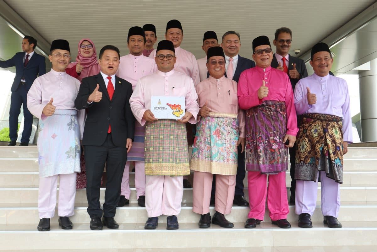 【2025年雪州财案】 基建拨款占新高.照顾全民福祉   呈30亿财案打造活力雪州昌明社会