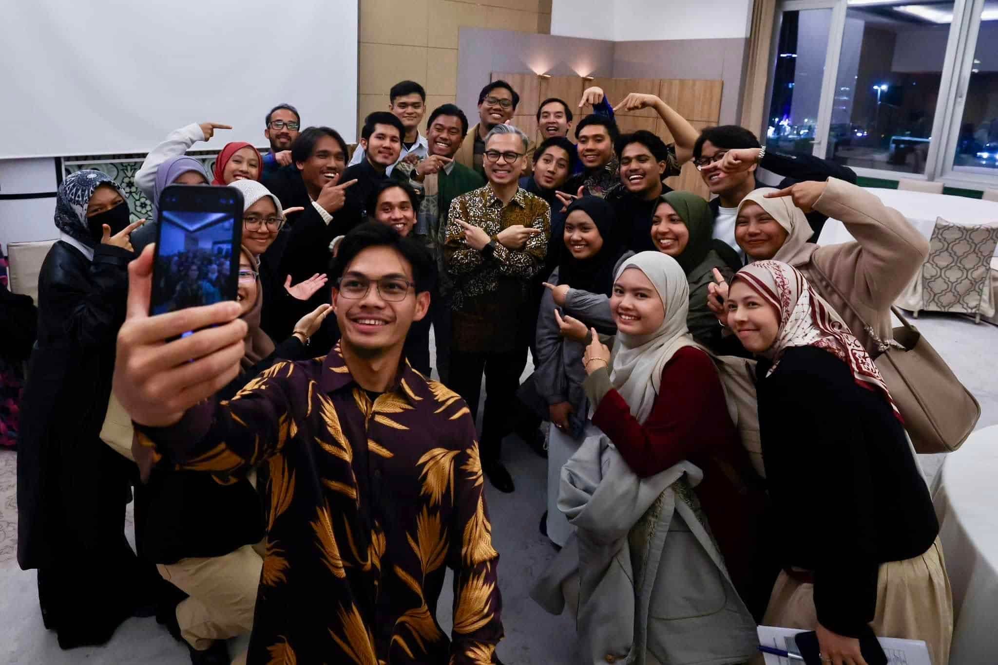 法米与旅居土耳其国人·学生聚会