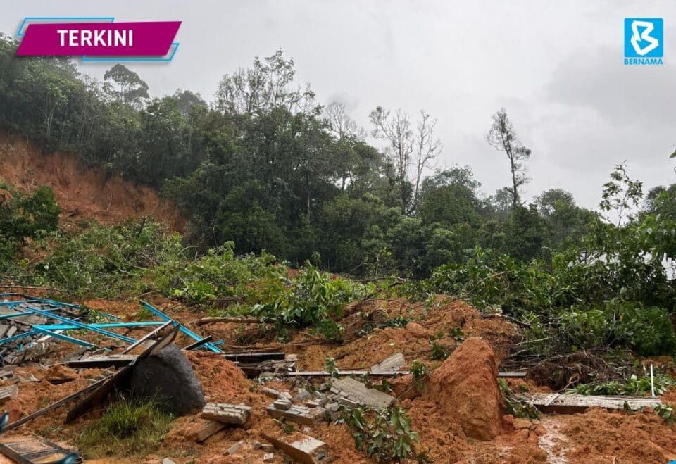 屋子遭遇土崩3人受困 消拯局成功救出一人