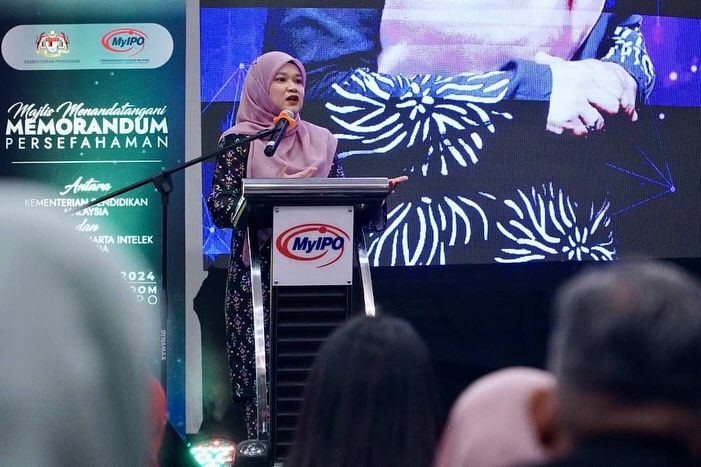 教育部素材遭侵权以高价出售  法丽娜：确保产权受法律保护