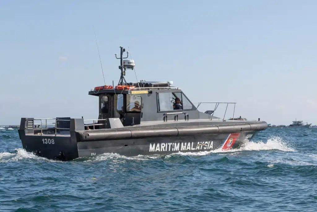 违例在雪州海域捕鱼  11外籍船员被捕助查