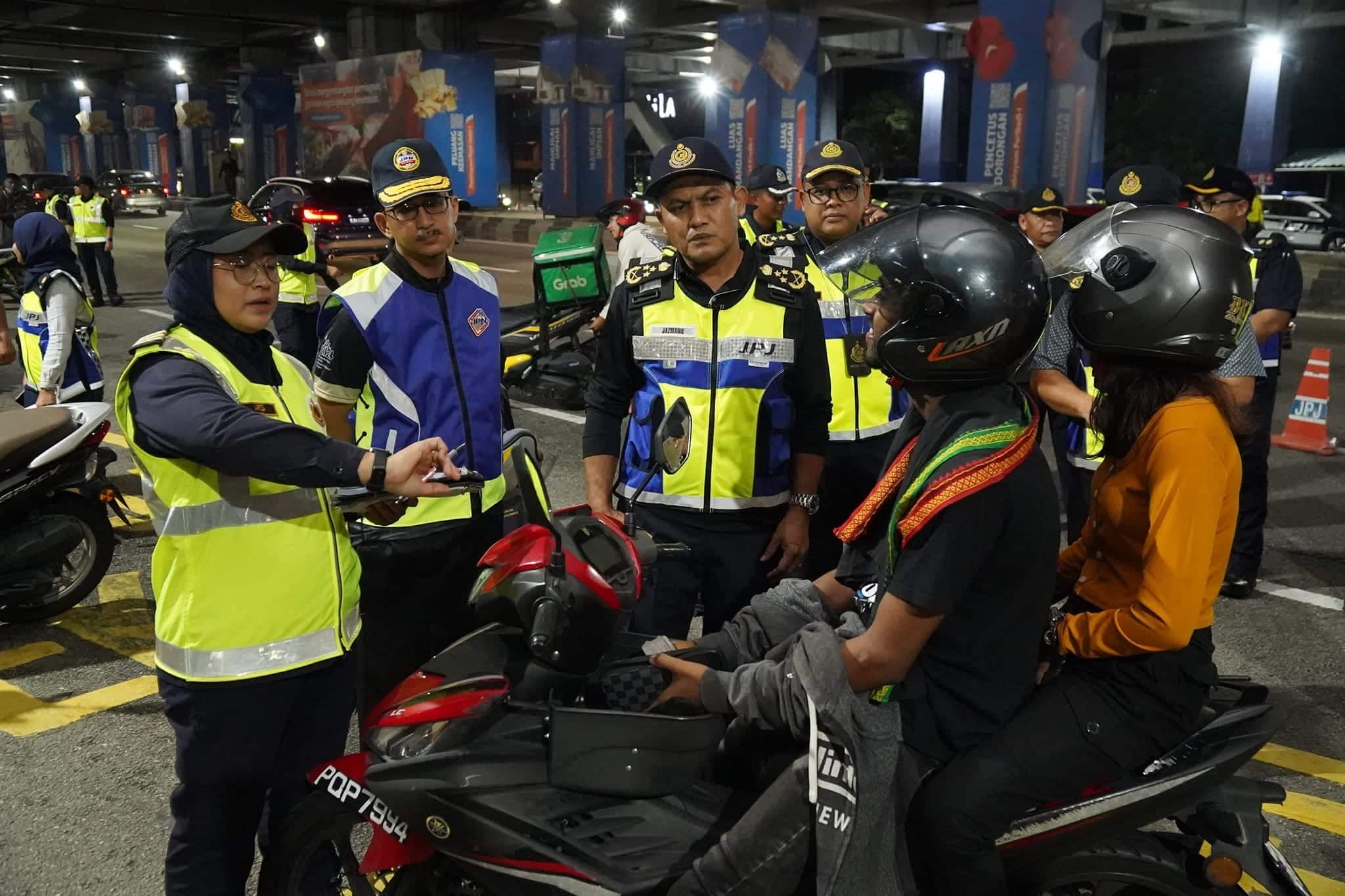 全国摩托车特别行动 29天开逾7.8万罚单