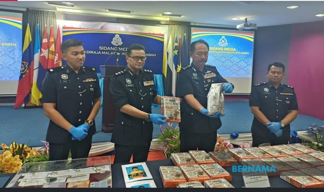 每公斤收1000当毒驴   青年机场运毒落警网