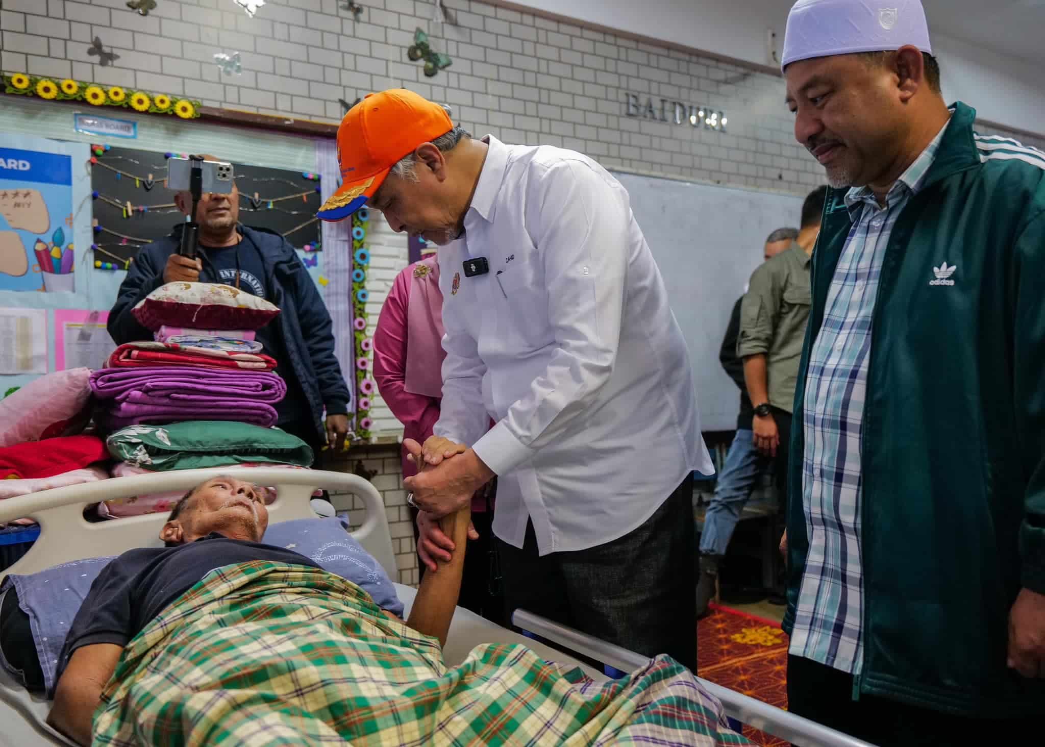 扎希：昨日开始发放1000援金予受灾家庭