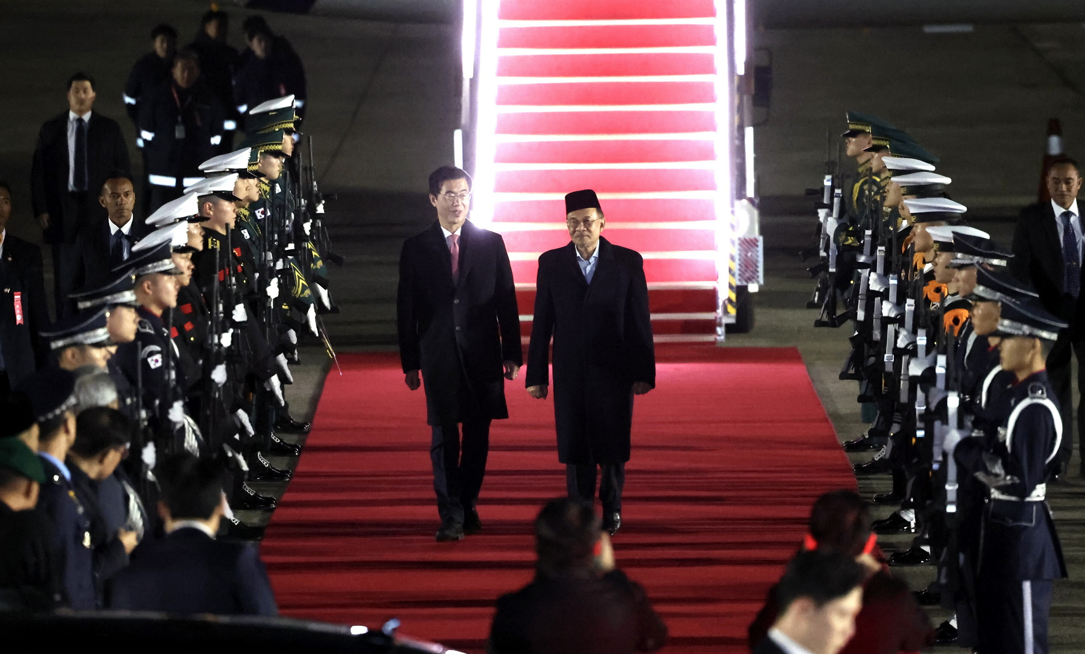 PM arrives in Seoul for three day official visit to South Korea