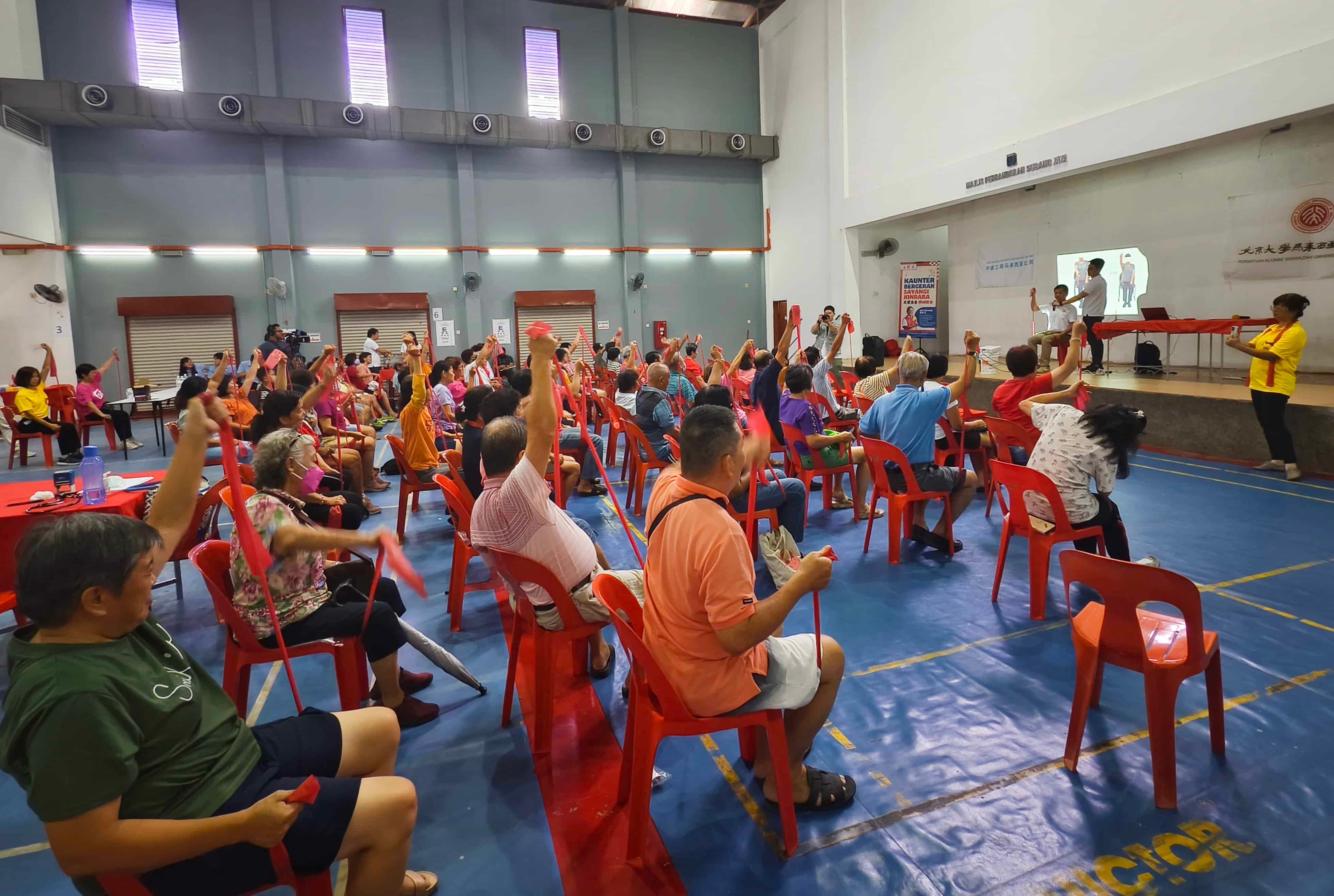 《关爱社会·阳光医行》义诊吸引100户家庭参与 提倡健康生活·促进马中交流