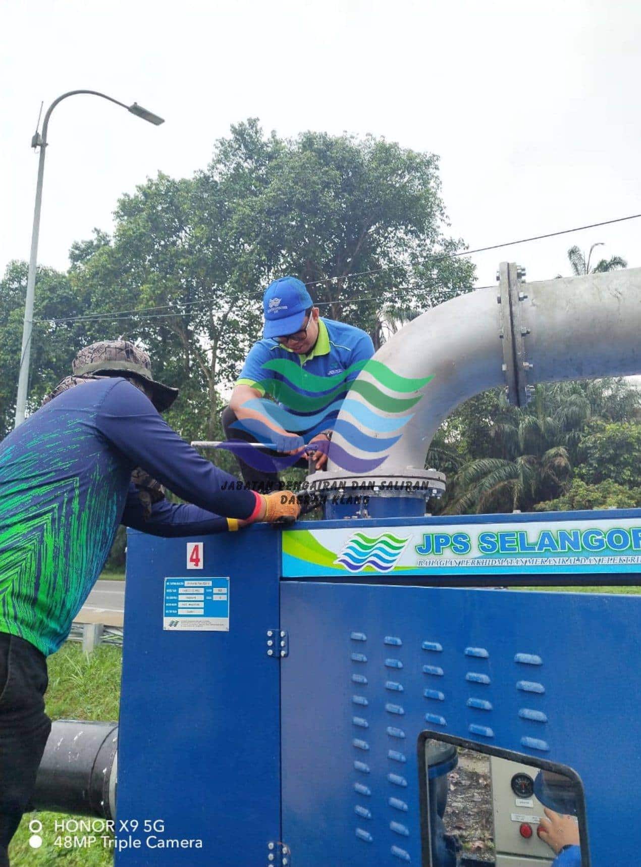 JPS Klang pasang pam penggalak di Sungai Binjai, atasi banjir termenung