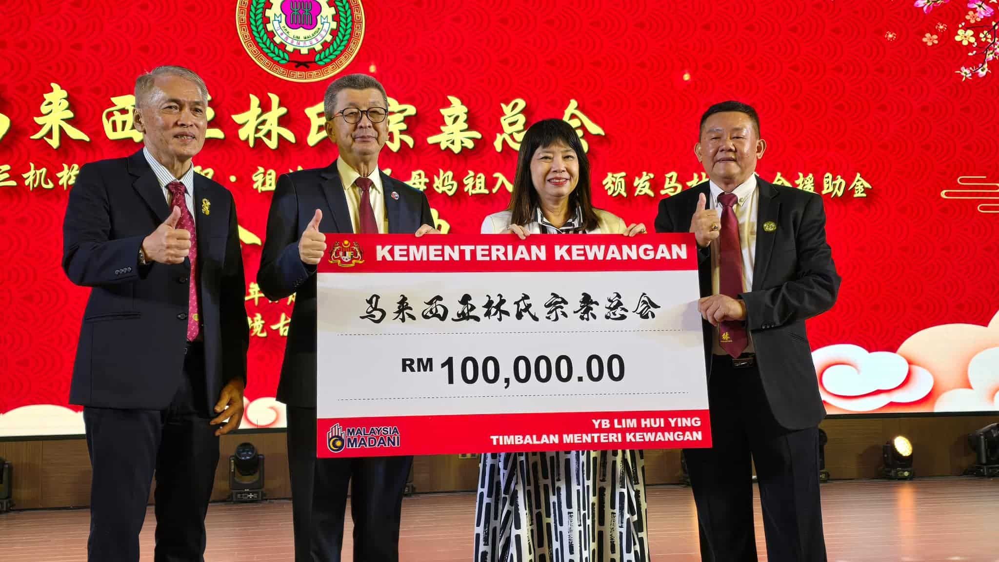 秉持多交朋友.多赚钱.少争吵方针  林慧英：首相进一步巩固马中关系