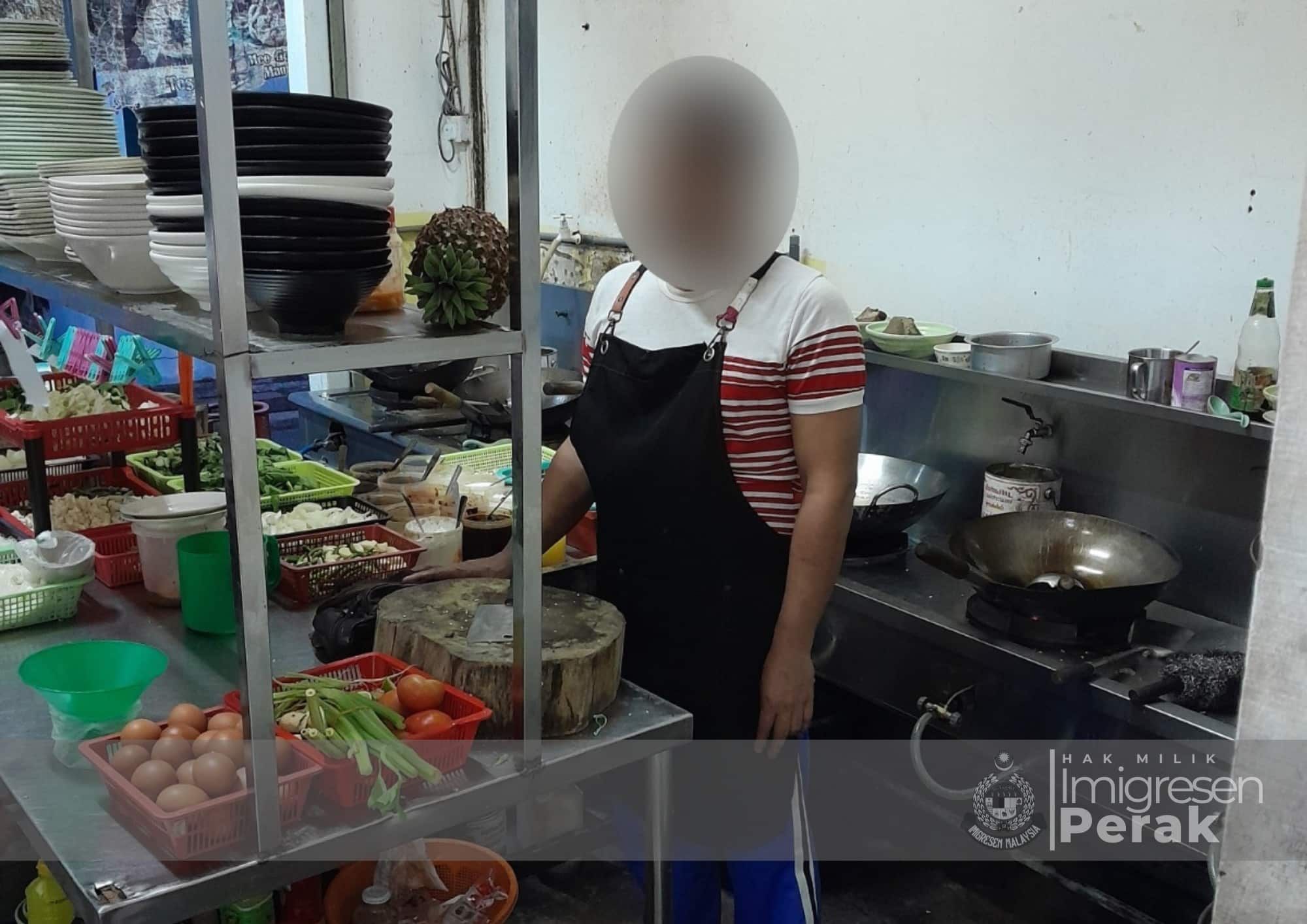 移民局曼绒突击6场所 捕17外籍男女