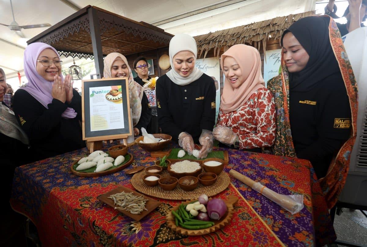 Tengku Permaisuri graces Selangor Heritage Food Festival